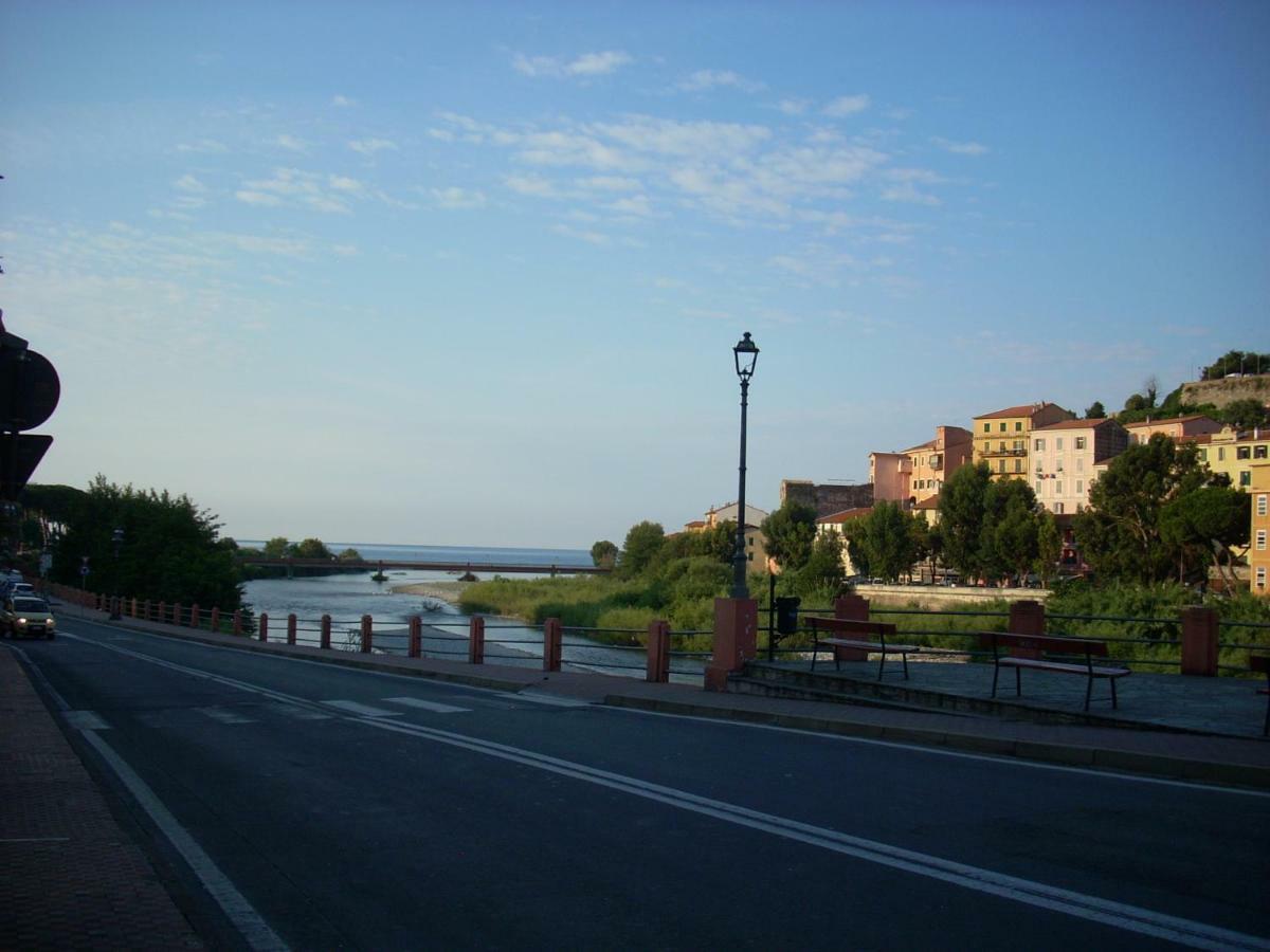 Appartamento Al Mare Di Ventimiglia Exterior foto